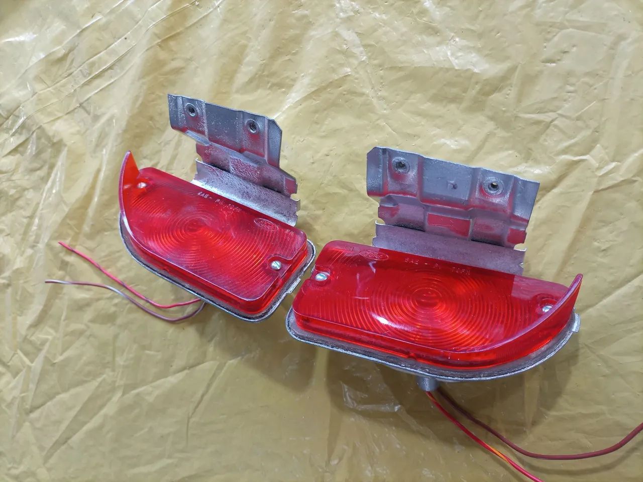 Pisca original Ford Maverick par