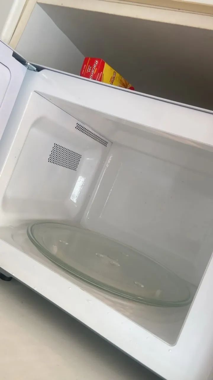 Micro-ondas Electrolux 36 litros Efficient ME36S - 2 meses de uso - Foto 2