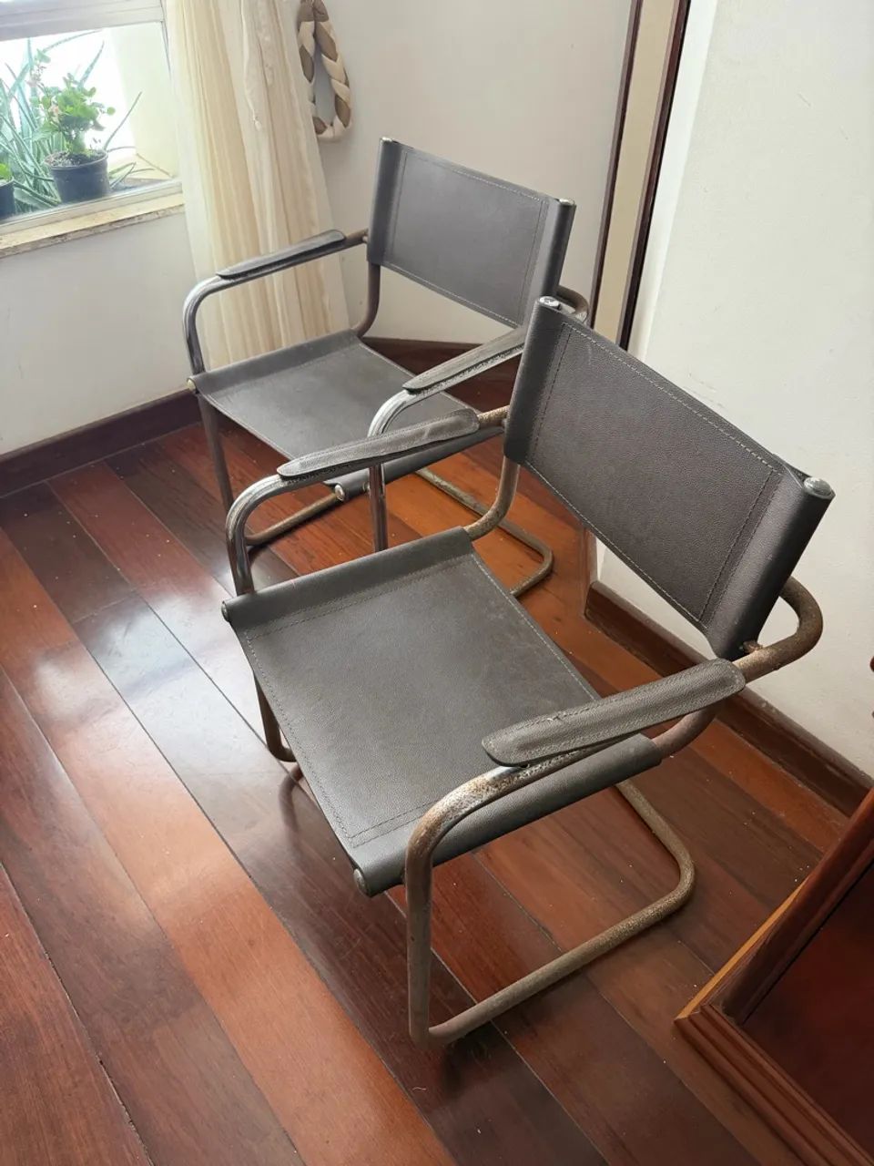 Par de cadeiras cantilever vintage