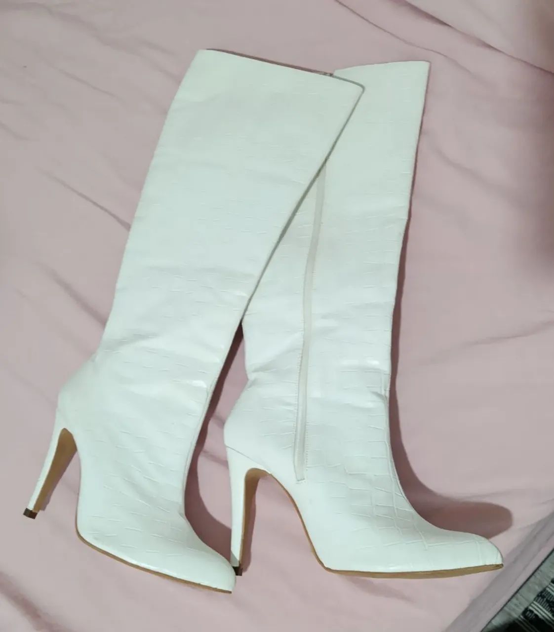 Bota branca cano longo 