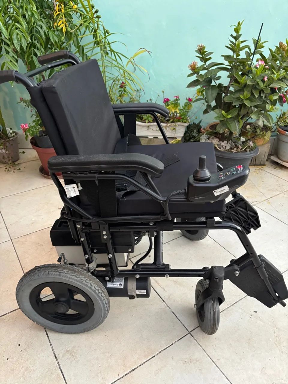 Cadeira de roda ELÉTRICA NOVA 