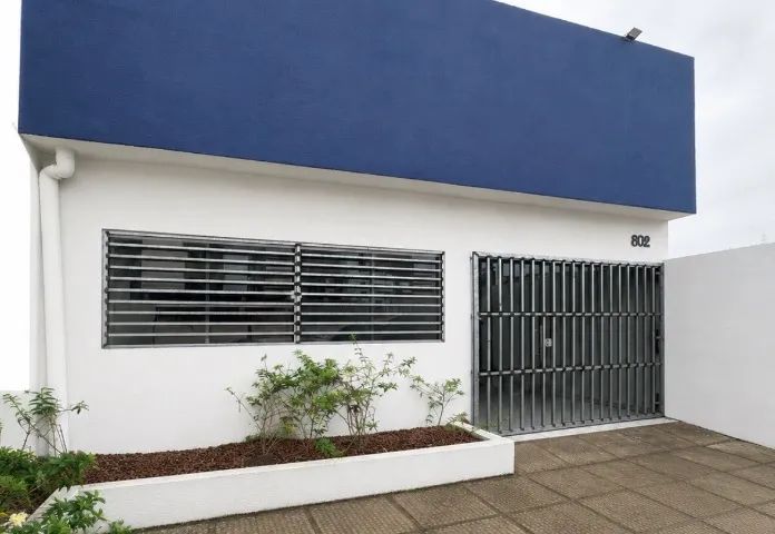 Alugo casa para fins comerciais 