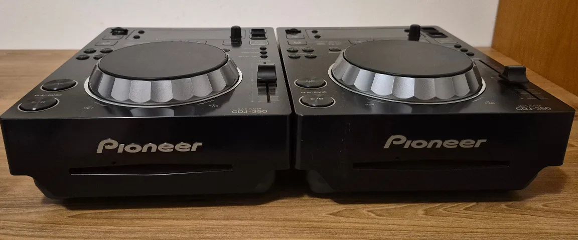 par de CDJs 350 Pioneer