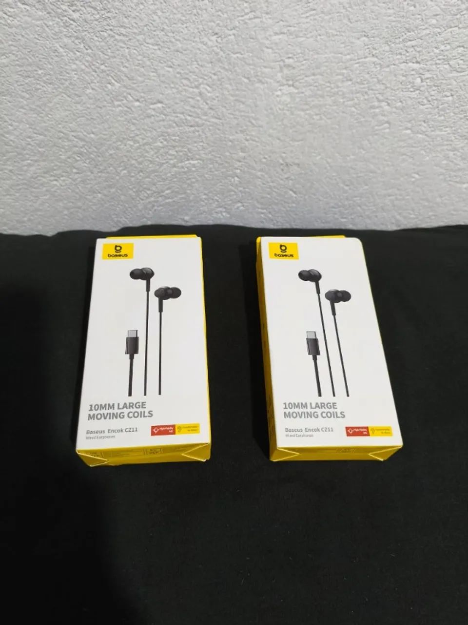 Fones Baseus com Fio