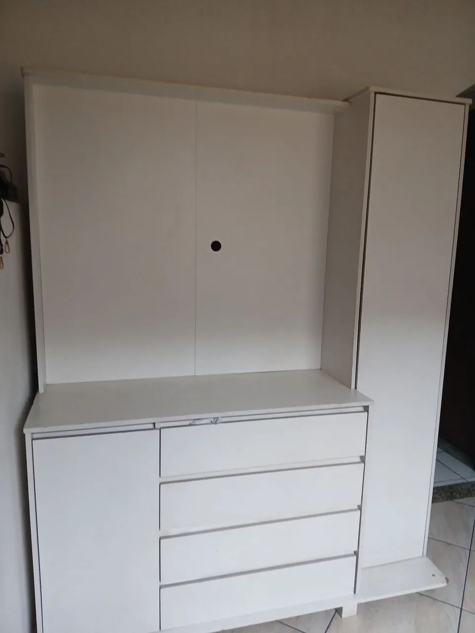 Armário grande e multiuso branco