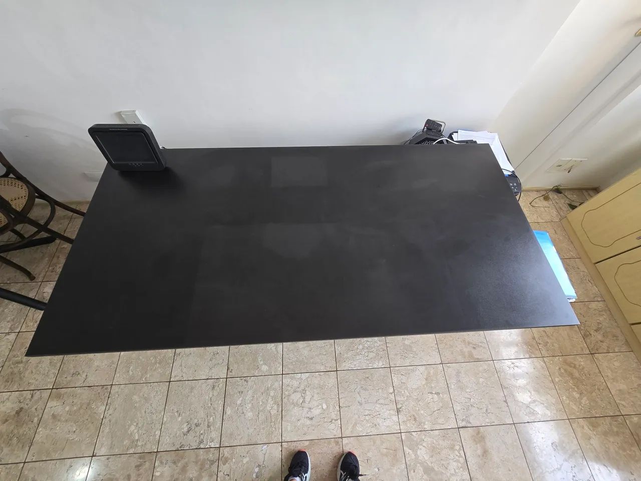 Mesa de escritório preta.  - Foto 3