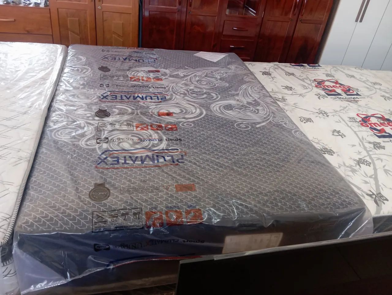Cama e colchão de MOLAS casal 