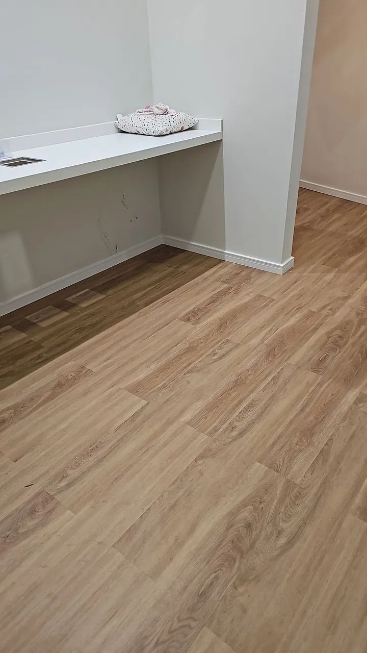 Rodapé em Poliestireno 7cm - Branco com Friso Superior