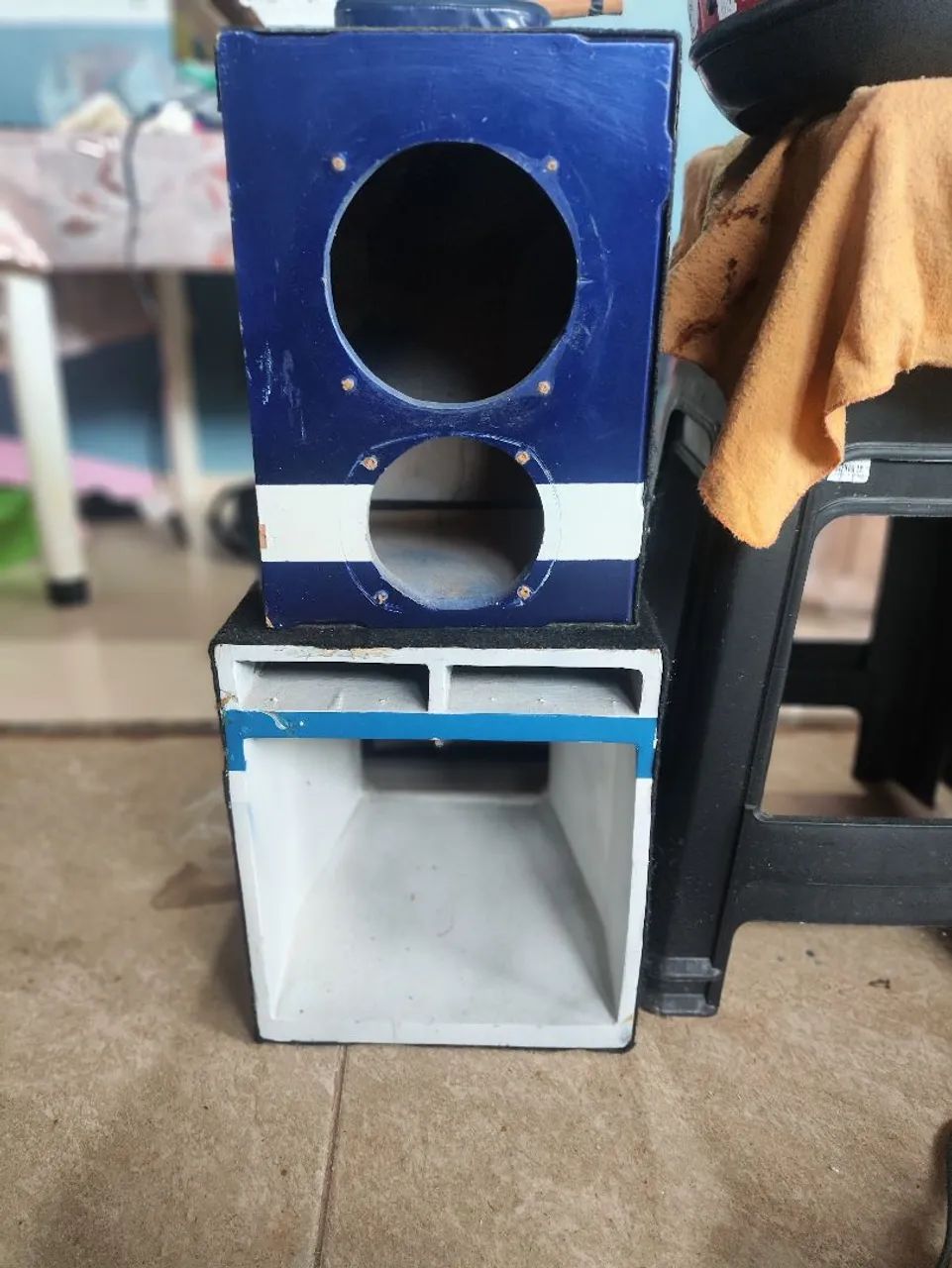 Vendo Caixote de médio Twister e coeneta