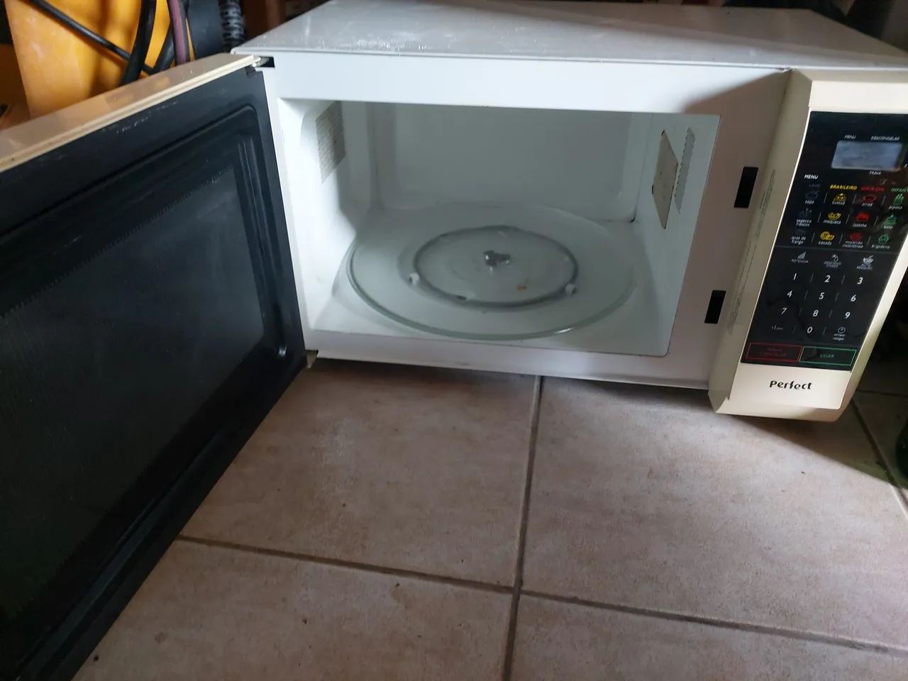 Vendo micro-ondas 30lt  Panasonic - Foto 2