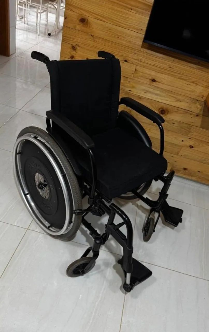 Cadeira de roda e banho - Foto 2