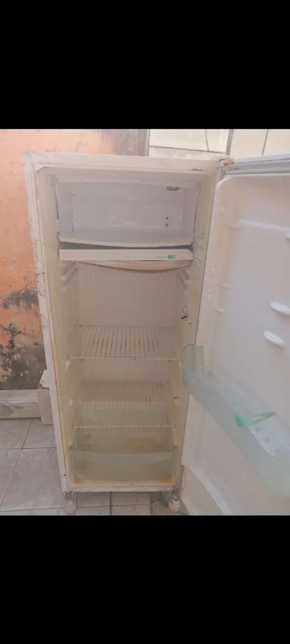Geladeira e máquina de lavar 