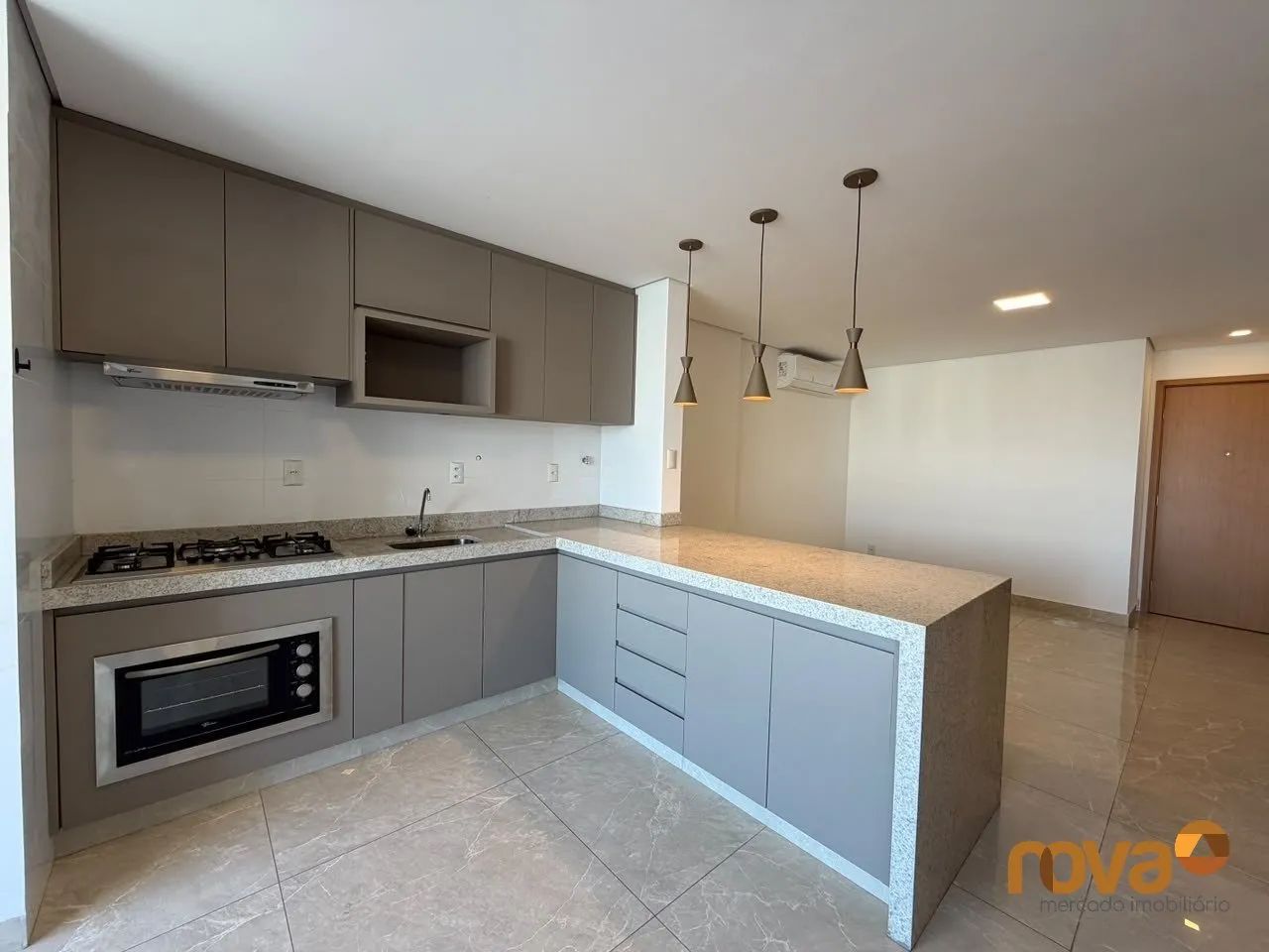 APARTAMENTO 3 SUITES PROXIMO AO LAGO DAS ROSAS