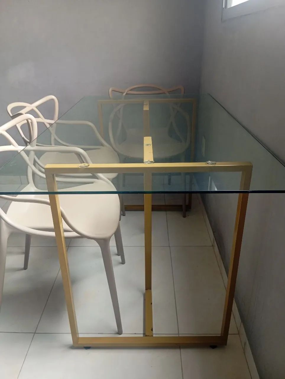 Mesa de vidro com 4 cadeiras  - Foto 2