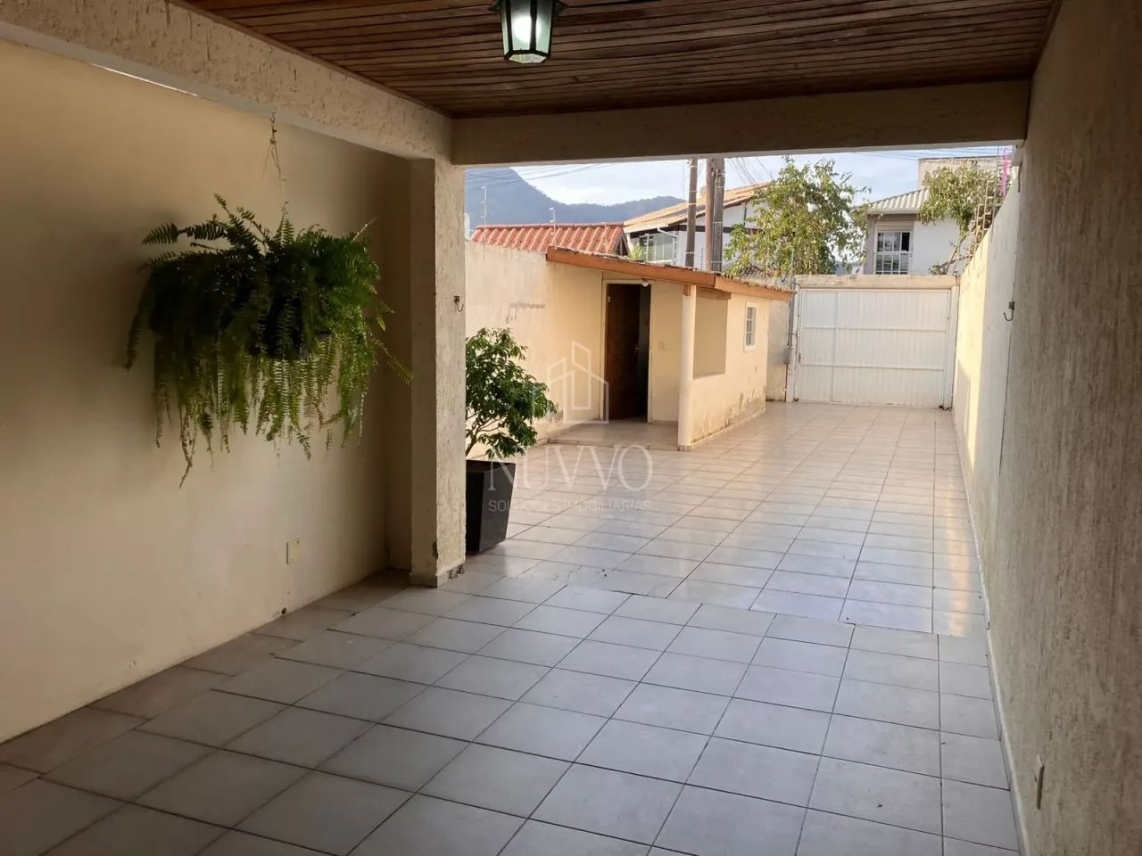 Casa de dois pavimentos com 2 suítes para locação anual - Ingleses - Florianópolis - Foto 2