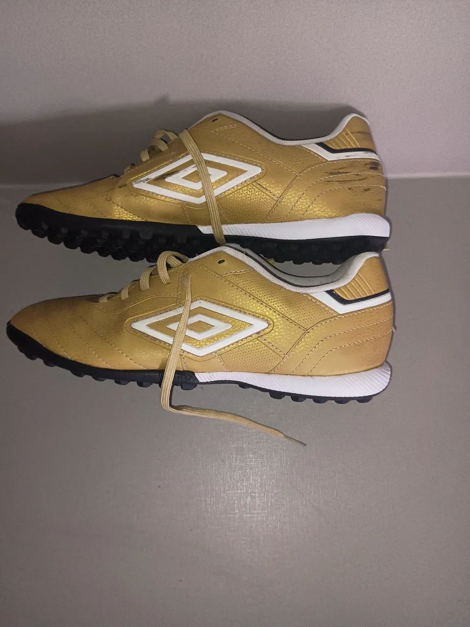 Vendo tênis Redley e chuteira Umbro - LEIA A DESCRIÇÃO - Foto 2
