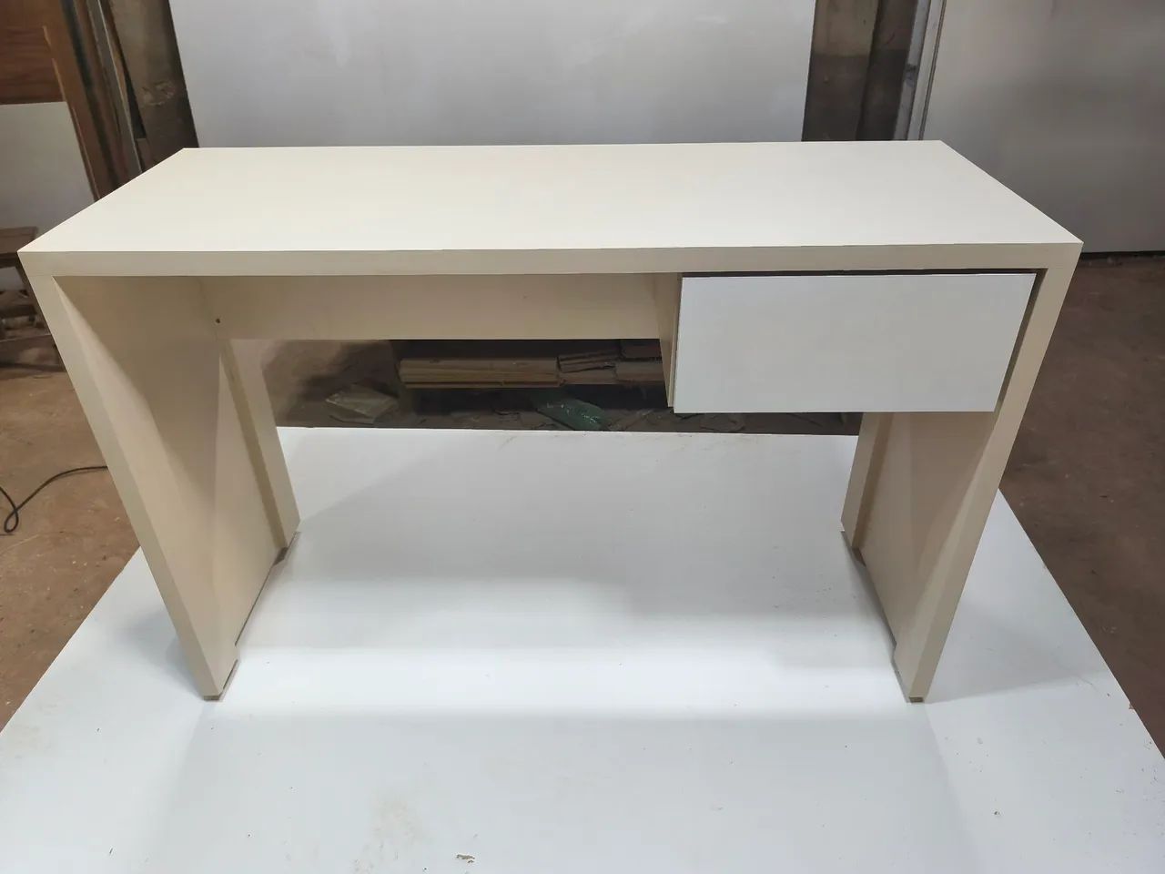 Mesa ou escrivaninha