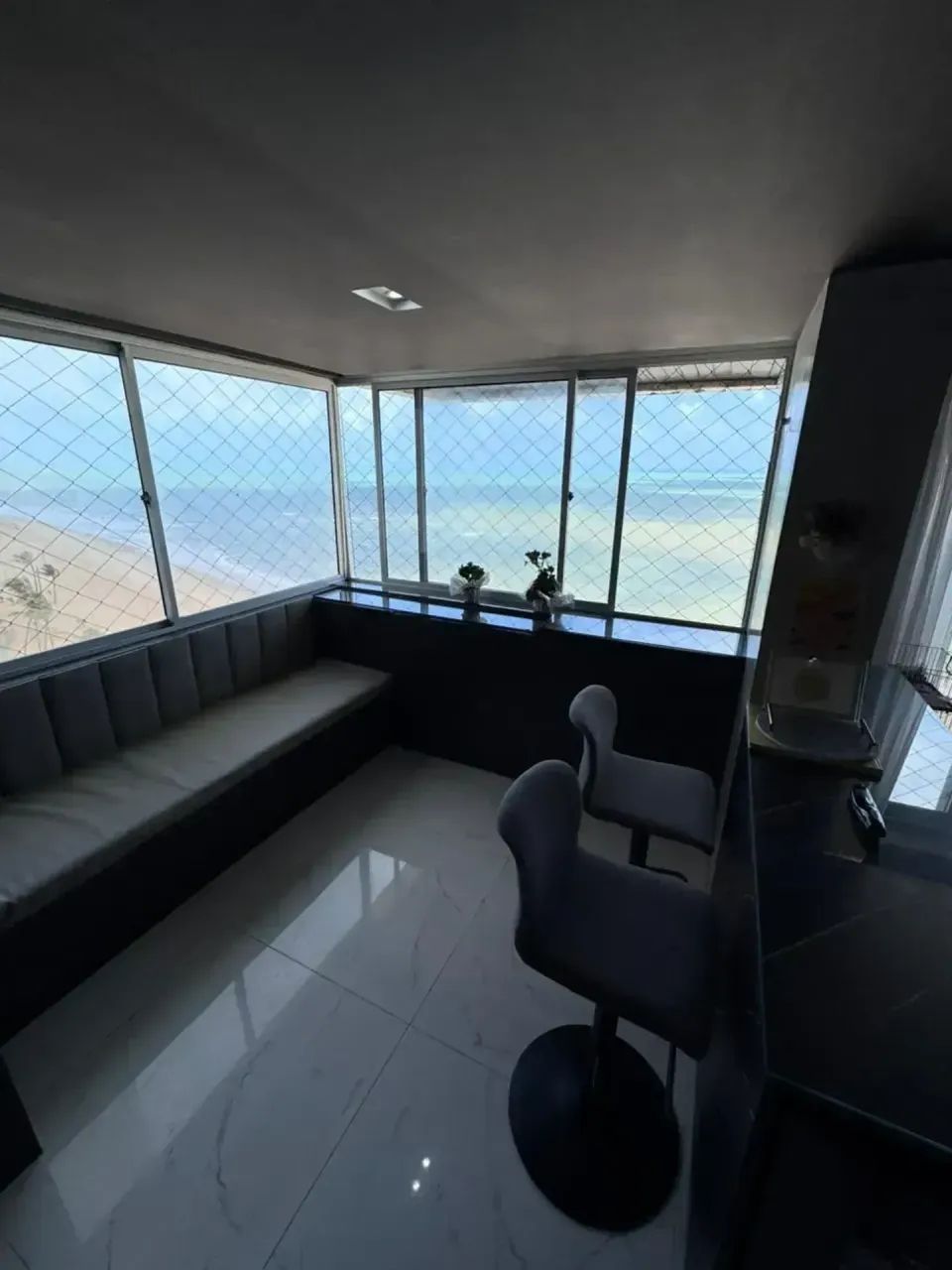 Imóvel para venda possui 230 metros quadrados com 4 quartos. - Foto 3