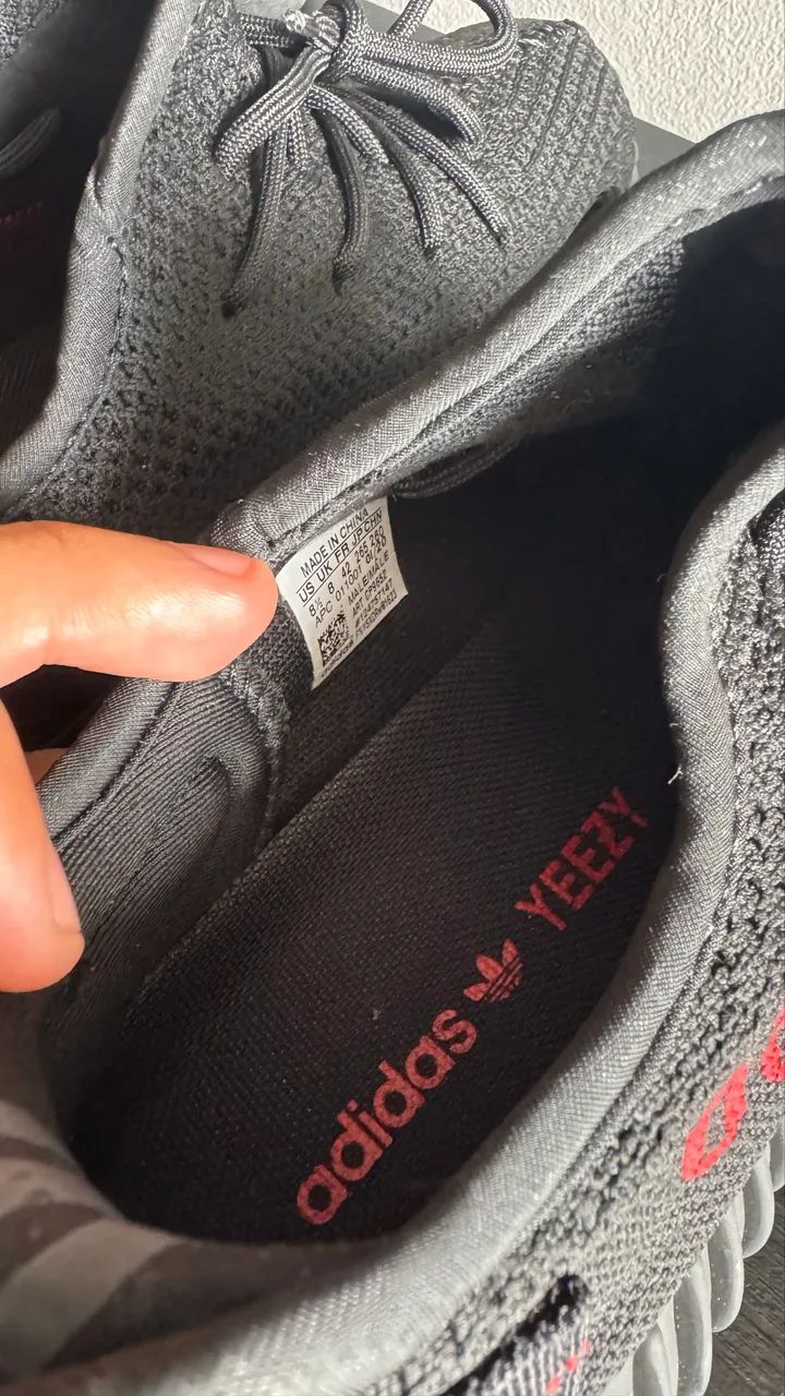 Adidas Yeezy Bred - Foto 2