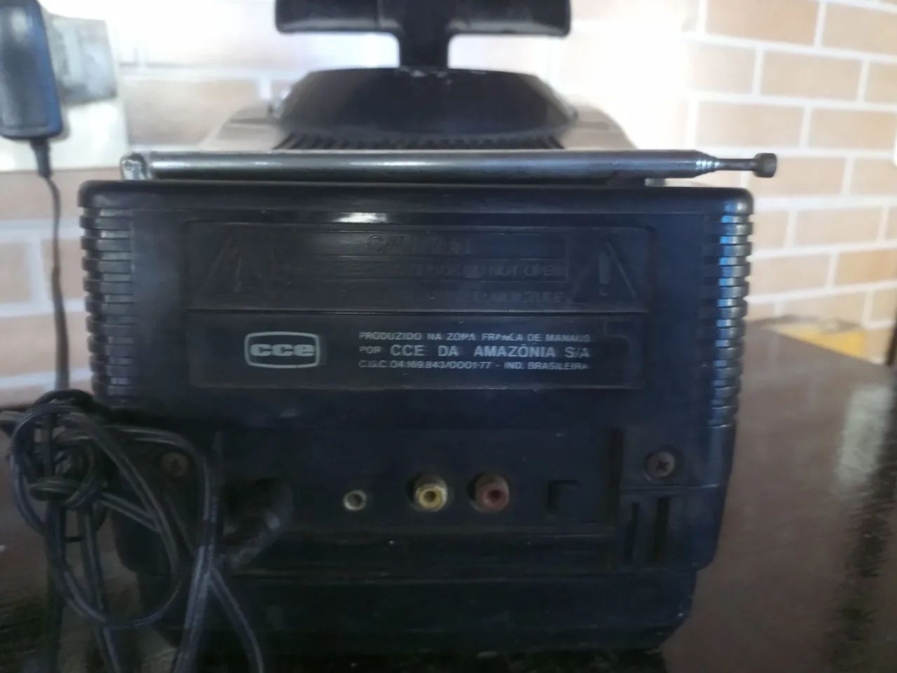 TV antiga 5 polegadas a cores com rádio AM/FM.  - Foto 5