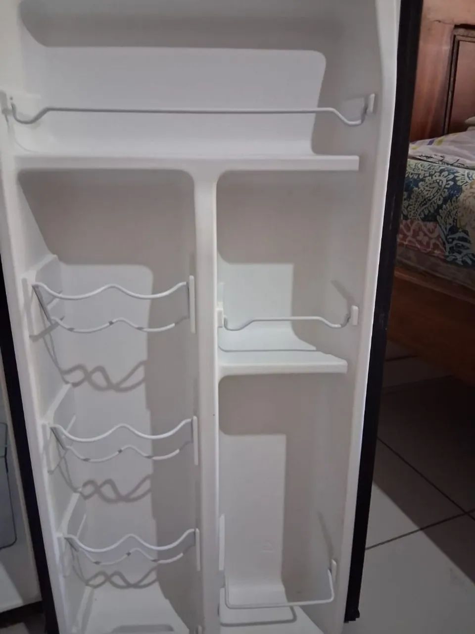 Vendo Frigobar da marca EOS - Foto 3