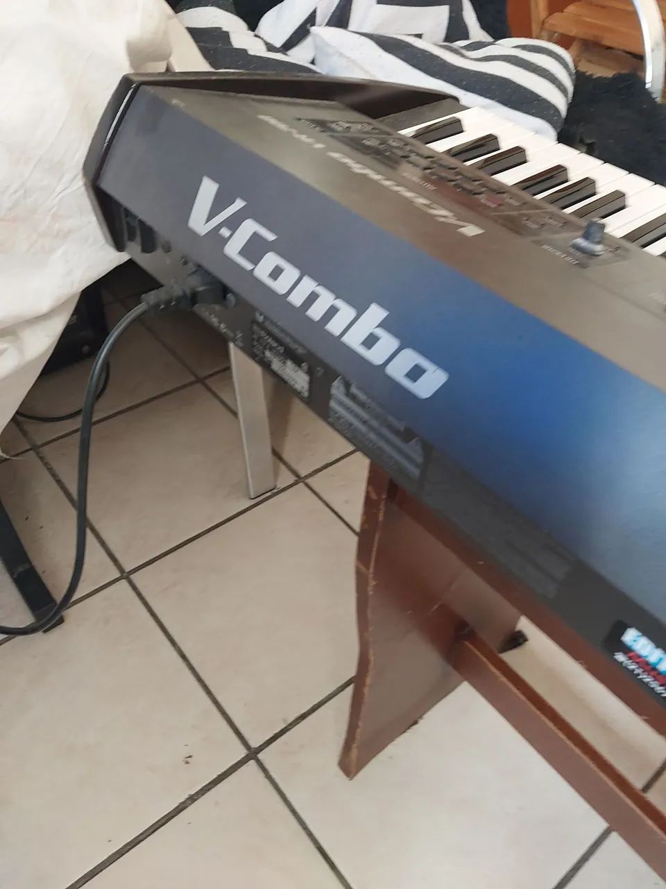 Teclado roland vr 700 - Foto 3