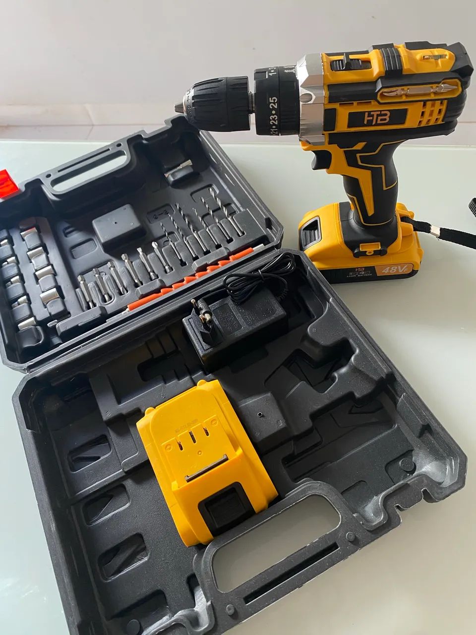 Parafusadeira/Furadeira de Impacto 48V - R$ 200 - Ferramentas de