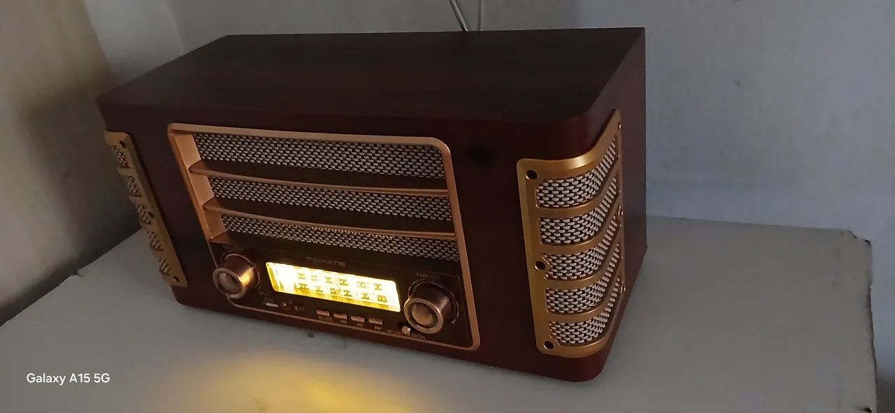 Radio modelo antigo 