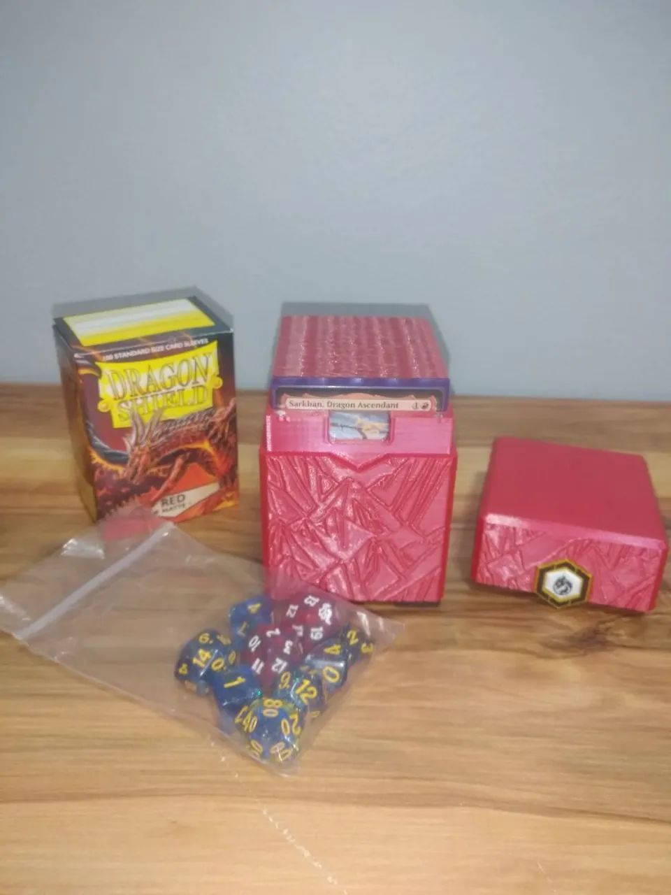 Deck MTG Sharkan Monored (Case+Dados) - Foto 3