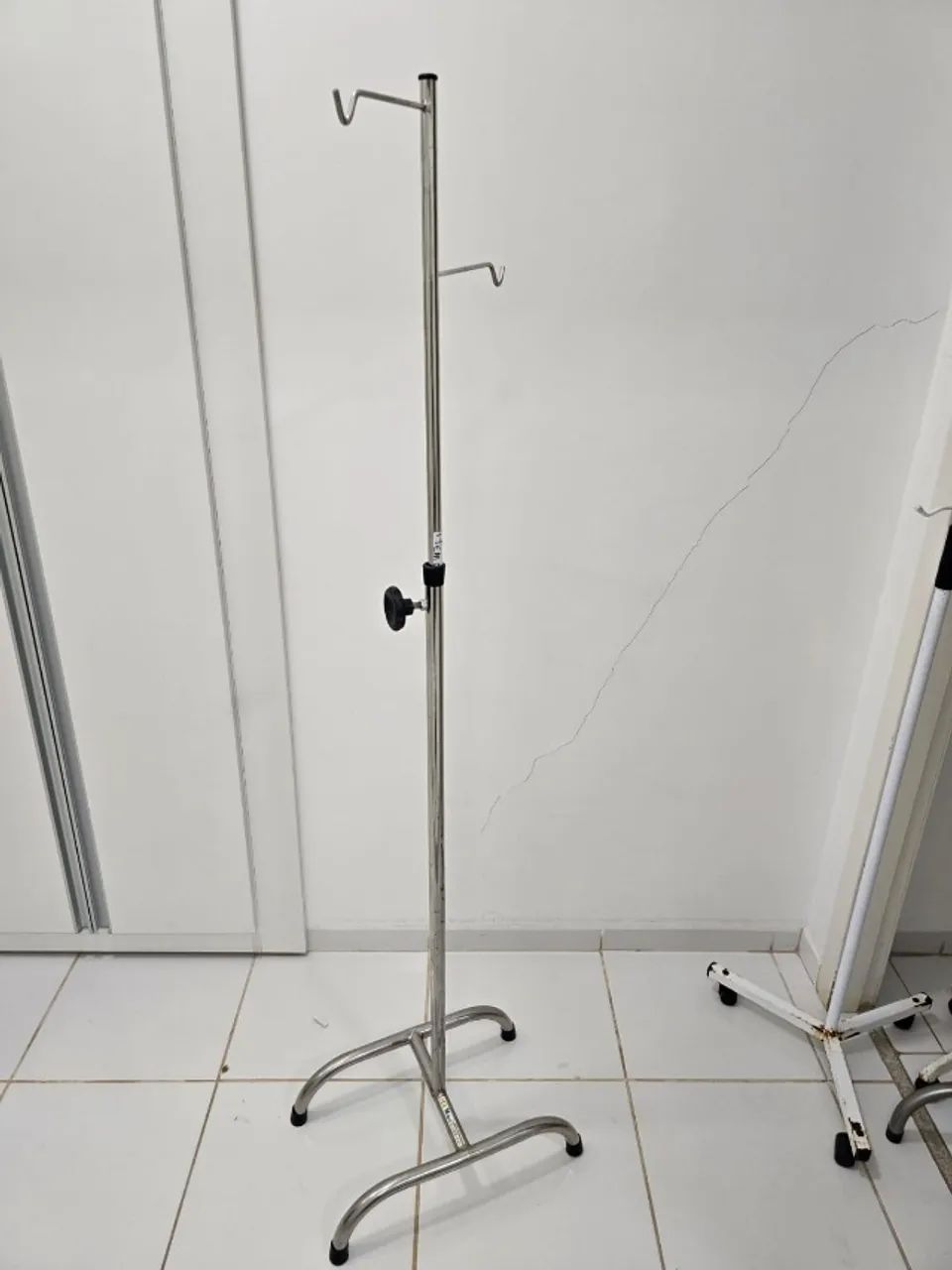 Suporte para Soro Regulável - Hospitalar - Foto 2