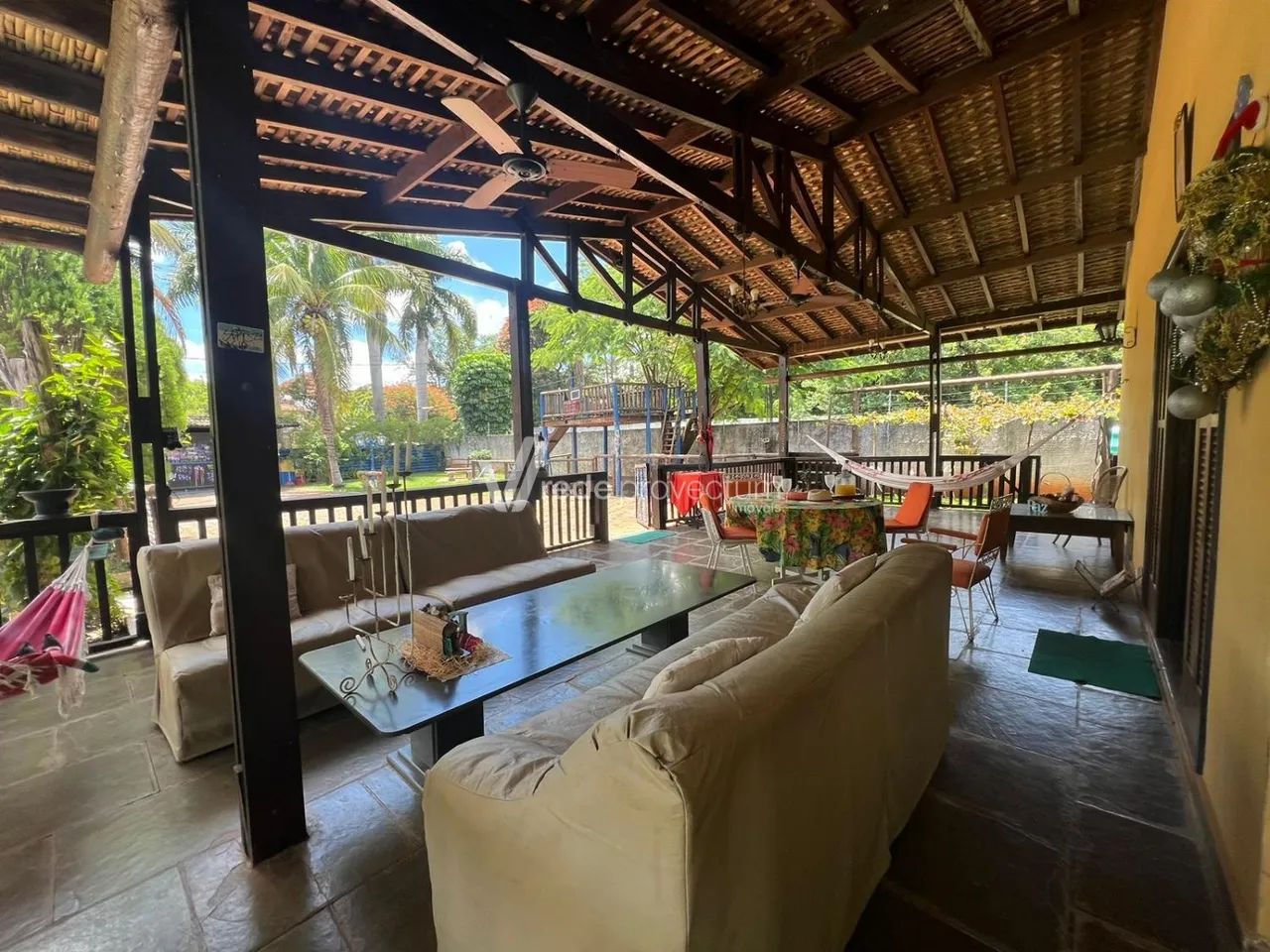 Casa térrea com piscina em Barão Geraldo