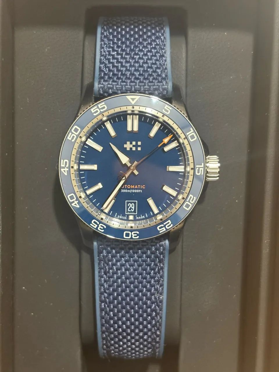 Christopher Ward C60 Trident Pro 300 38mm - Full Set