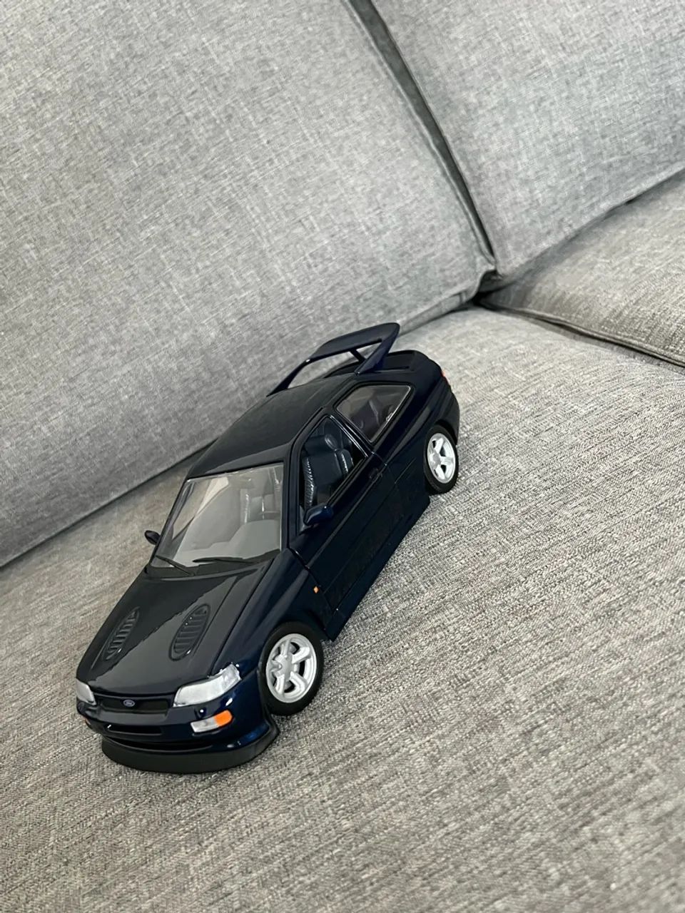 Miniatura Ford Escort Rs 1/18 Ut Models - Foto 4