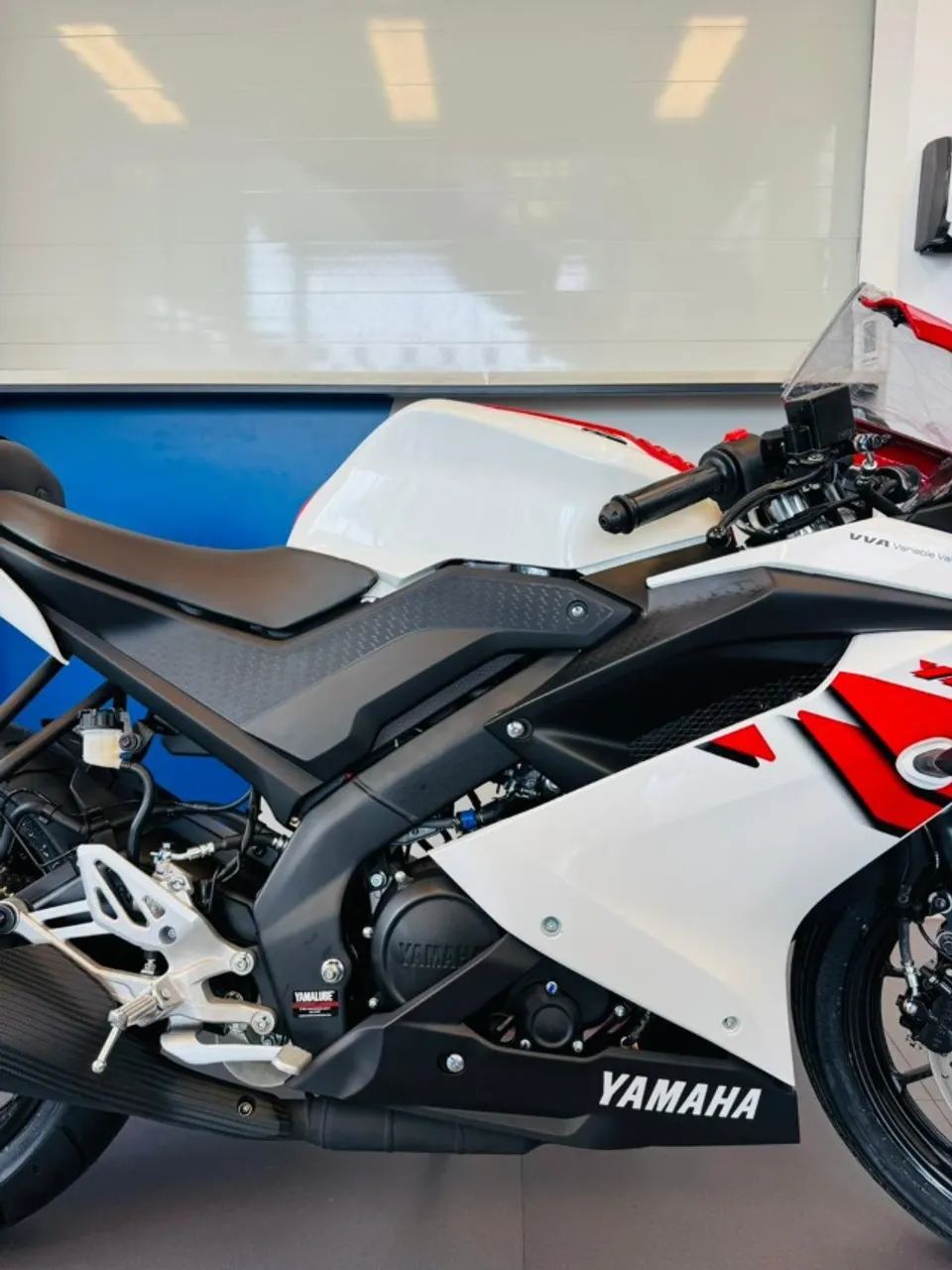 R15 ABS 70TH  - Foto 2