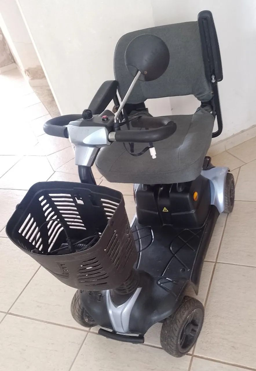 SCOOTER/QUADRICICLO/CARRINHO ELÉTRICO MODELO SCOTT S - Foto 4