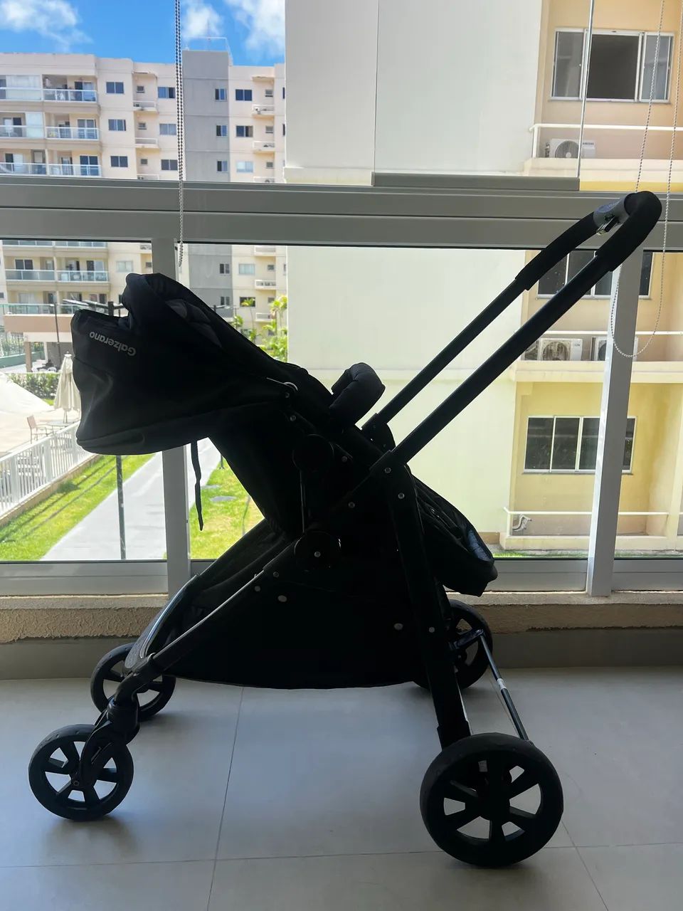 Carrinho de bebê com Moisés e bebê conforto  - Foto 2