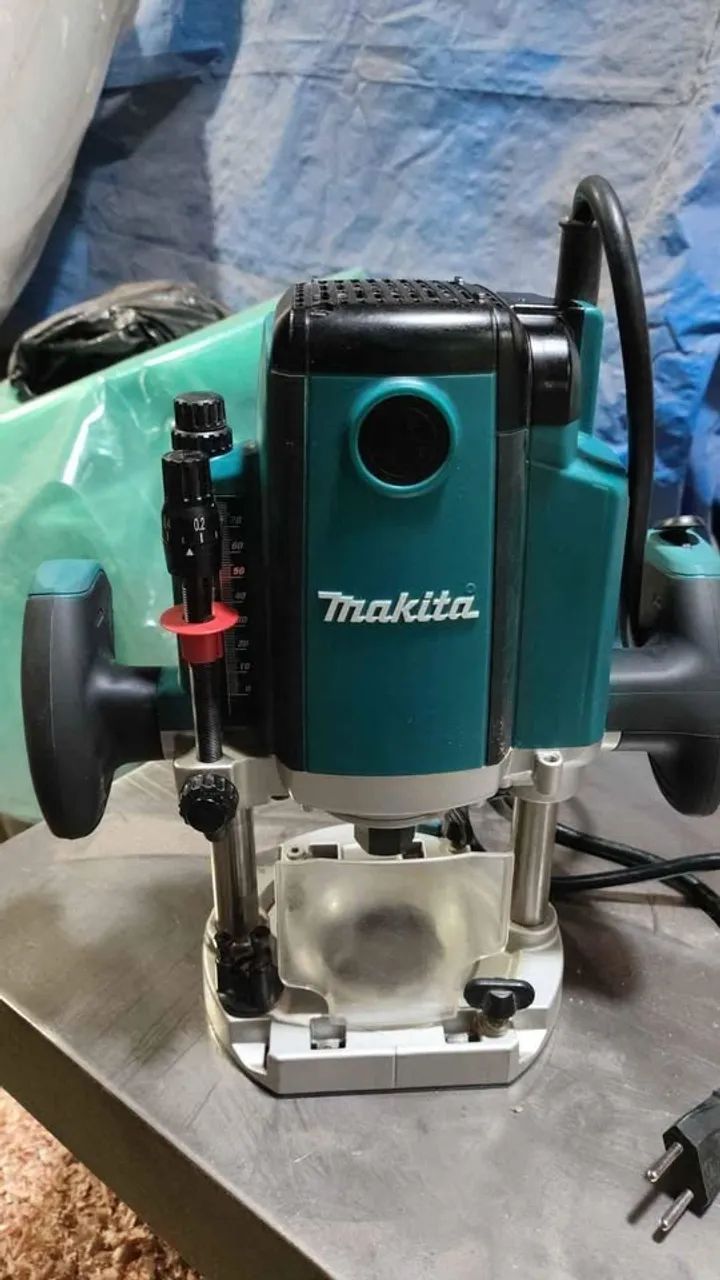 Tupia canguru Makita industrial 12MM Rp1801f - Foto 4