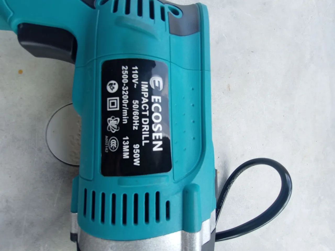 Vendo Furadeira ecosem 950W nova. * chama - Foto 2
