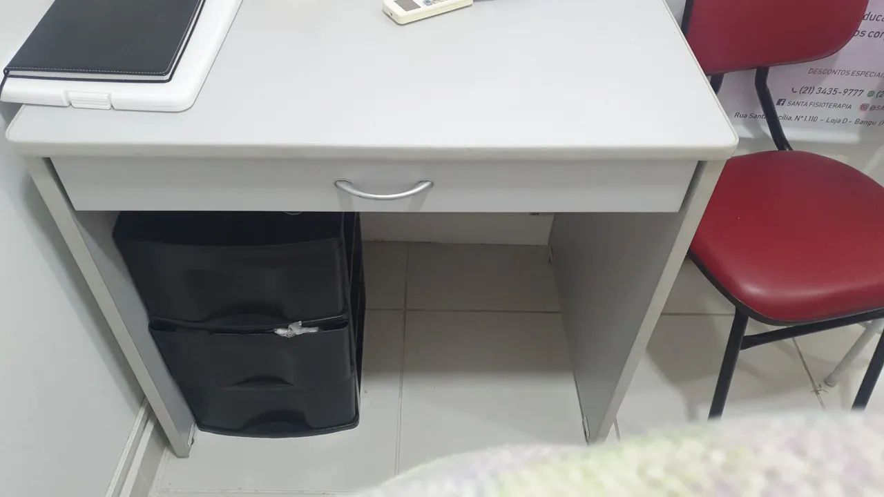 Armário tipo escritório com um espaçosa gaveta. Cor cinza. Valor: 250,00  - Foto 3