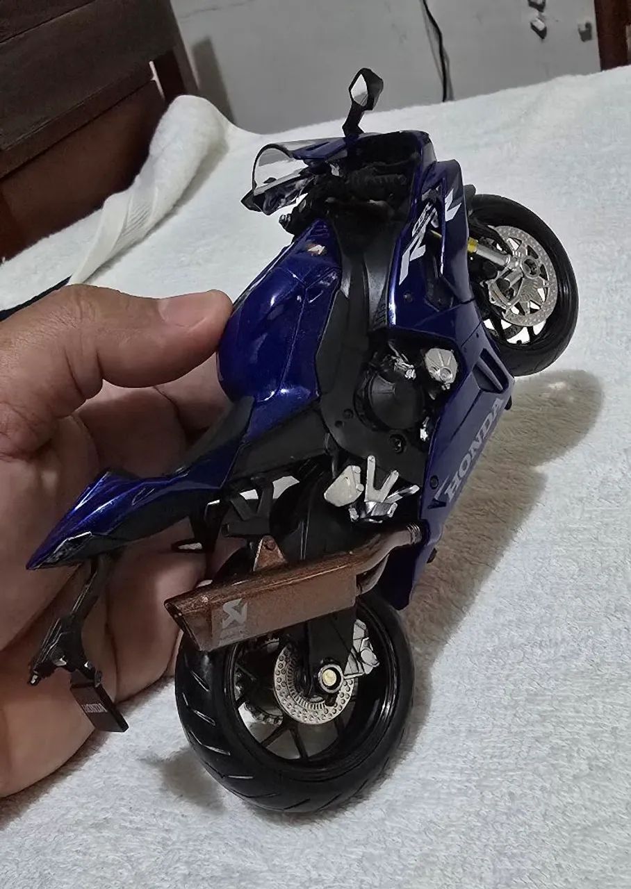 Moto miniatura Honda CBR1000RR-R Fireblade  - Foto 5