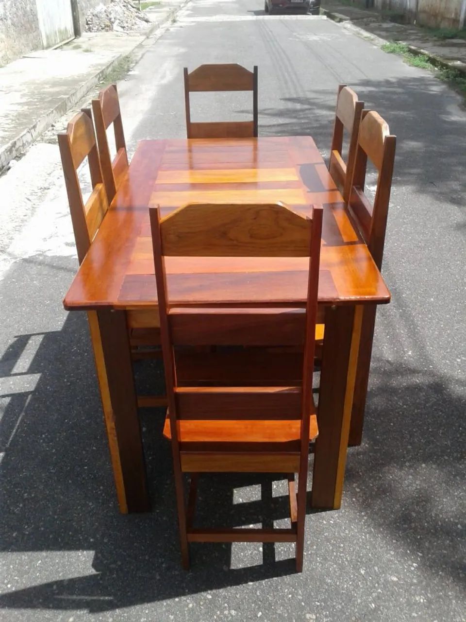 Mesa com 4 e 6 Cadeiras em Madeira de Lei - NOVAS. - Foto 4