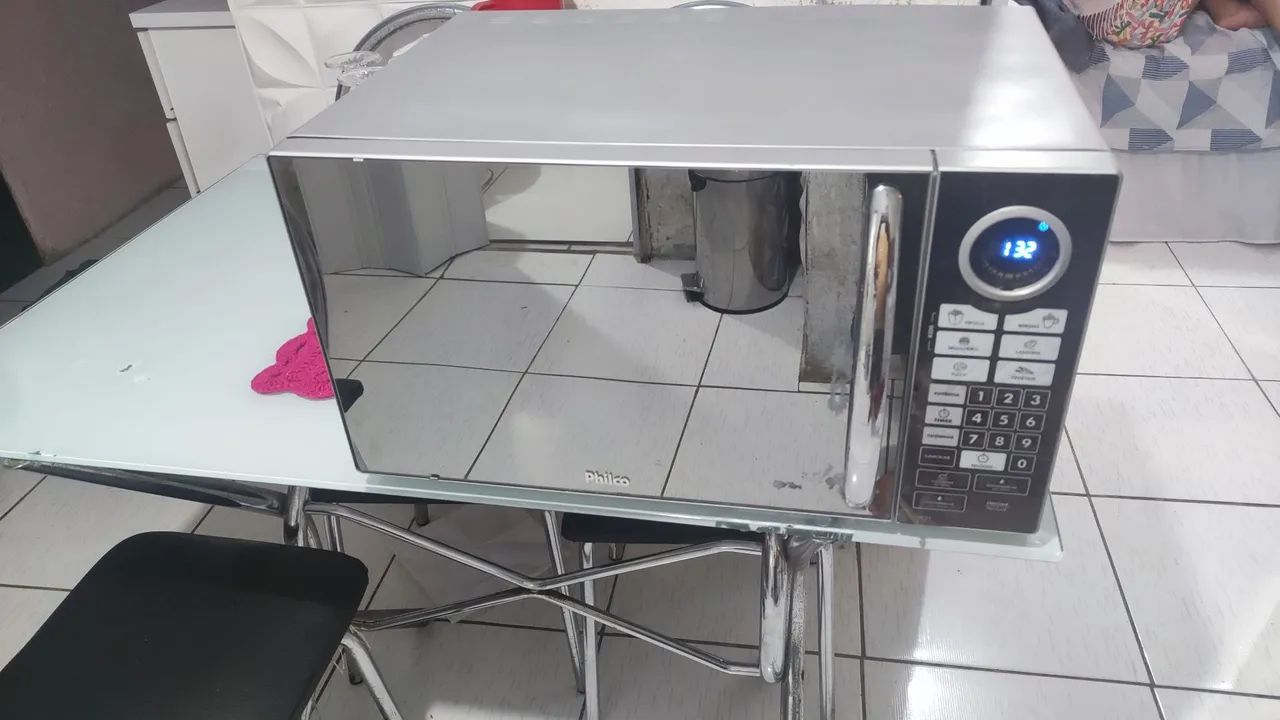Microondas Philco espelhado 