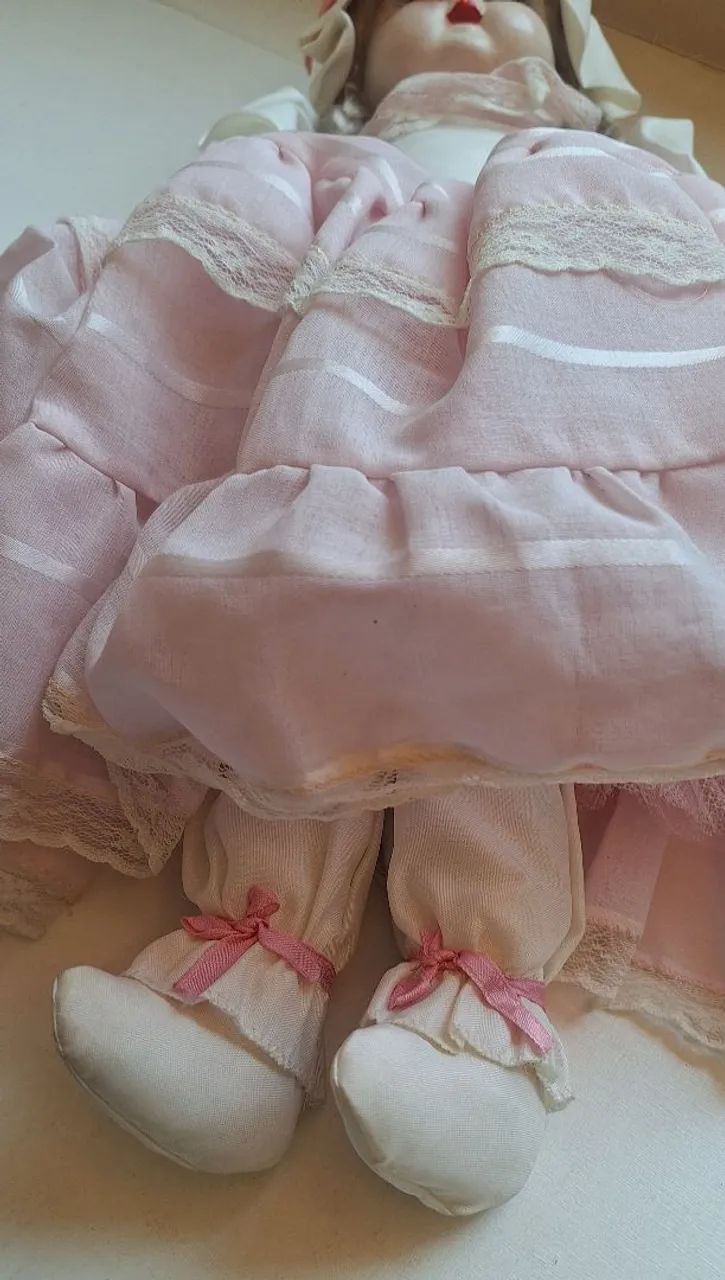Boneca antiga com roupa rosa. Anos 80 - Foto 4