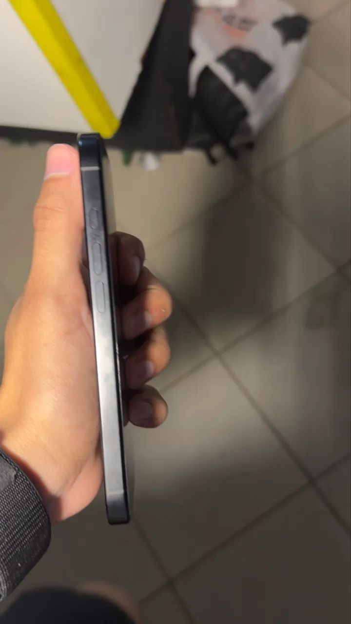 iPhone 16 pro 256GB - Foto 4