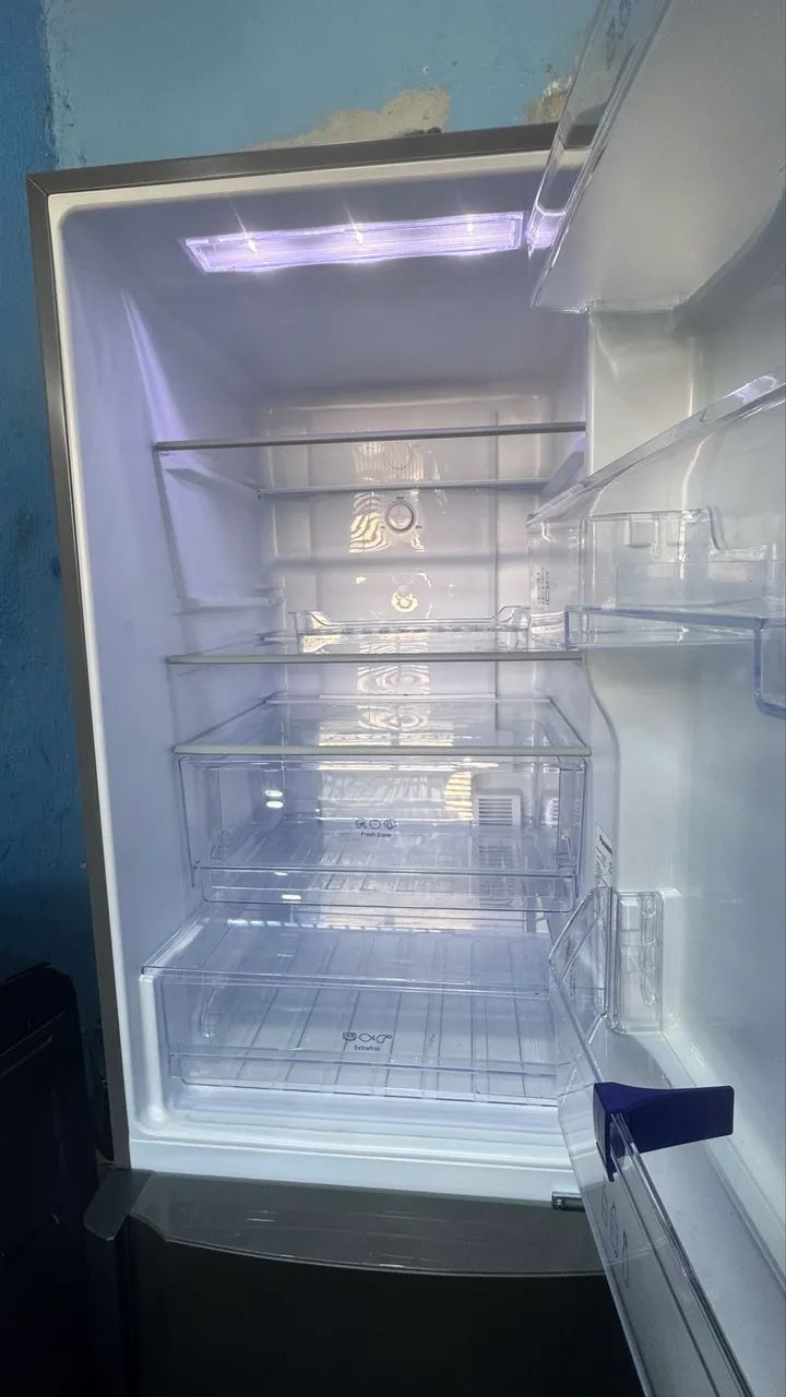 Geladeira fros free inversa inox semi nova - Foto 5