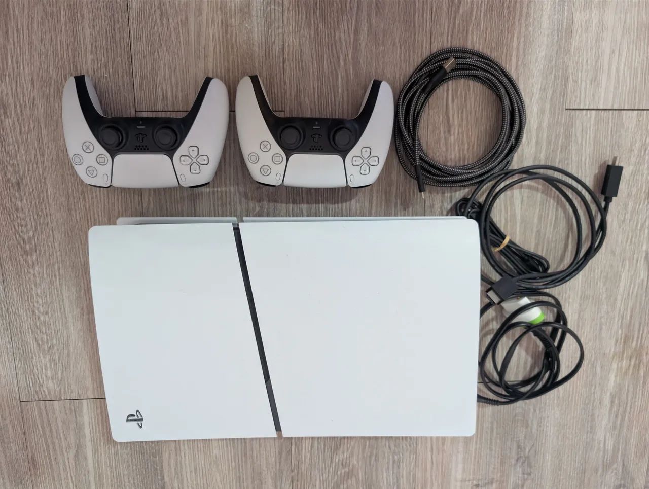 PS5 Slim 1TB com Leitor + 2 Controles DualSense + Caixa - Foto 4