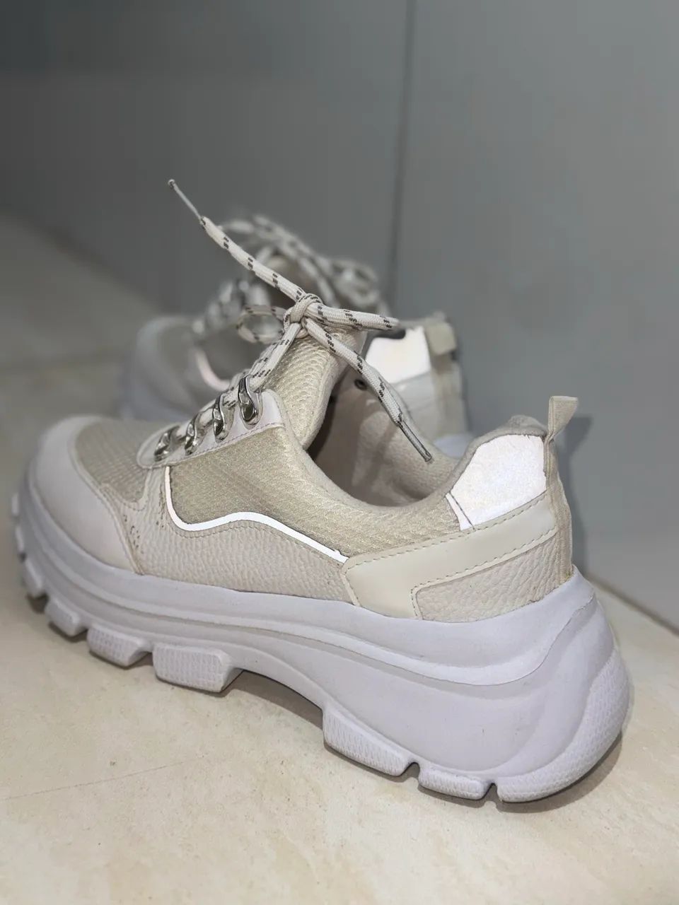 Tênis Vizzano Chunky Sneaker Branco - Estilo e Conforto - Foto 2
