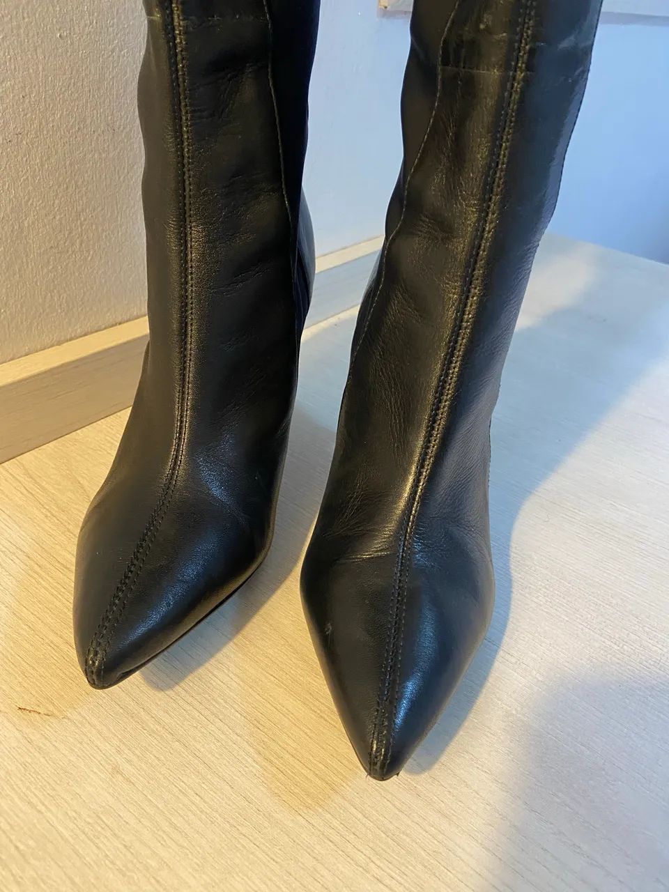 Bota Arezzo cano longo couro