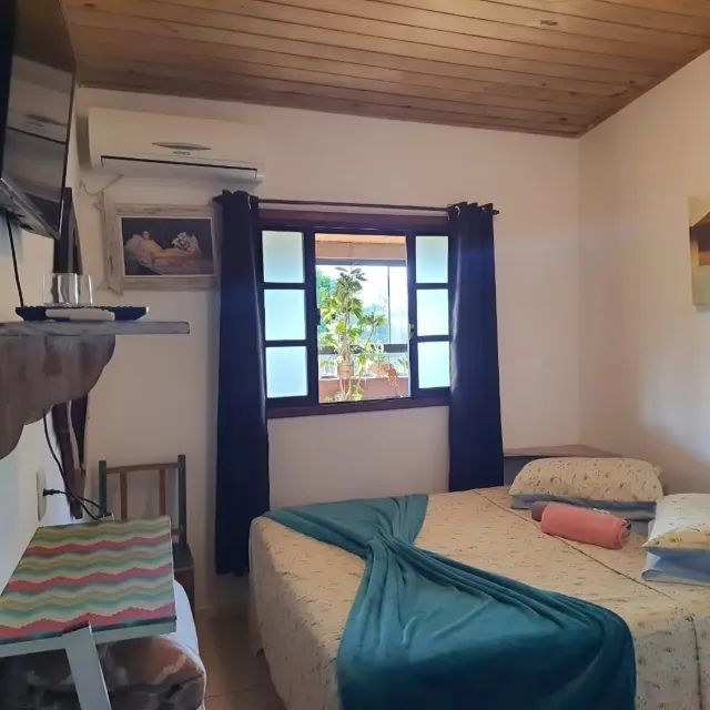 Suíte casal com café da manhã em julho na Pousada 433 Floripa - Foto 2