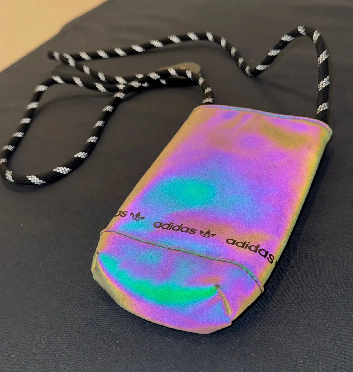 Bolsa Adidas Pouch Refletiva - Nunca Utilizada - Foto 2
